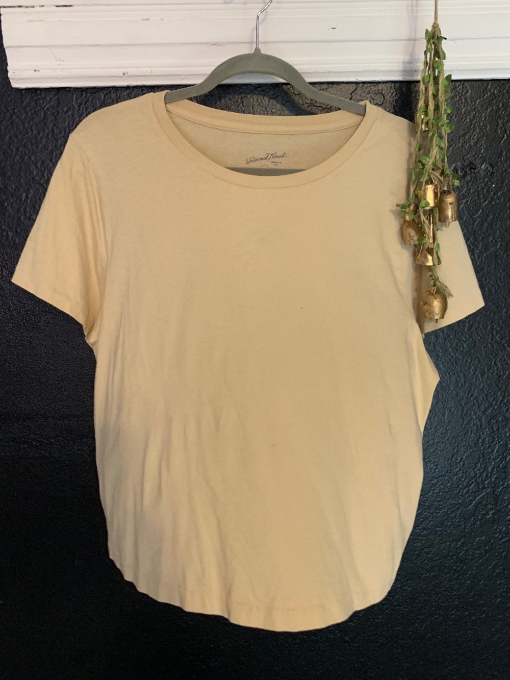 Universal Threads XXL tan tee